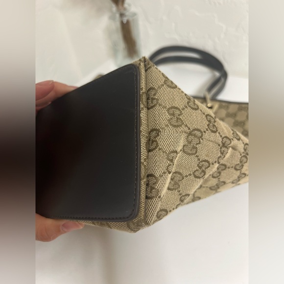 EUC Gucci Canvas Tote in rarely used condition - Picture 16 of 17